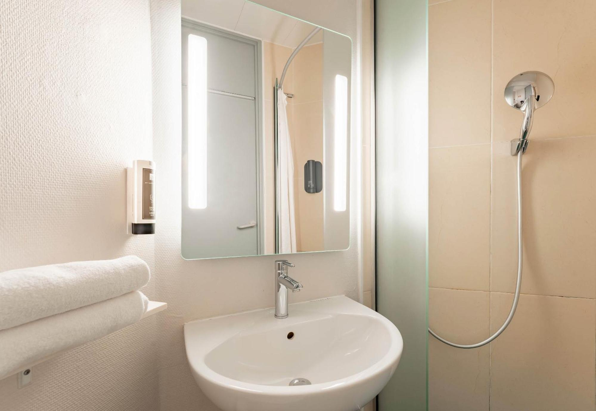 B&B Hotel Calais Centre St Pierre Luaran gambar